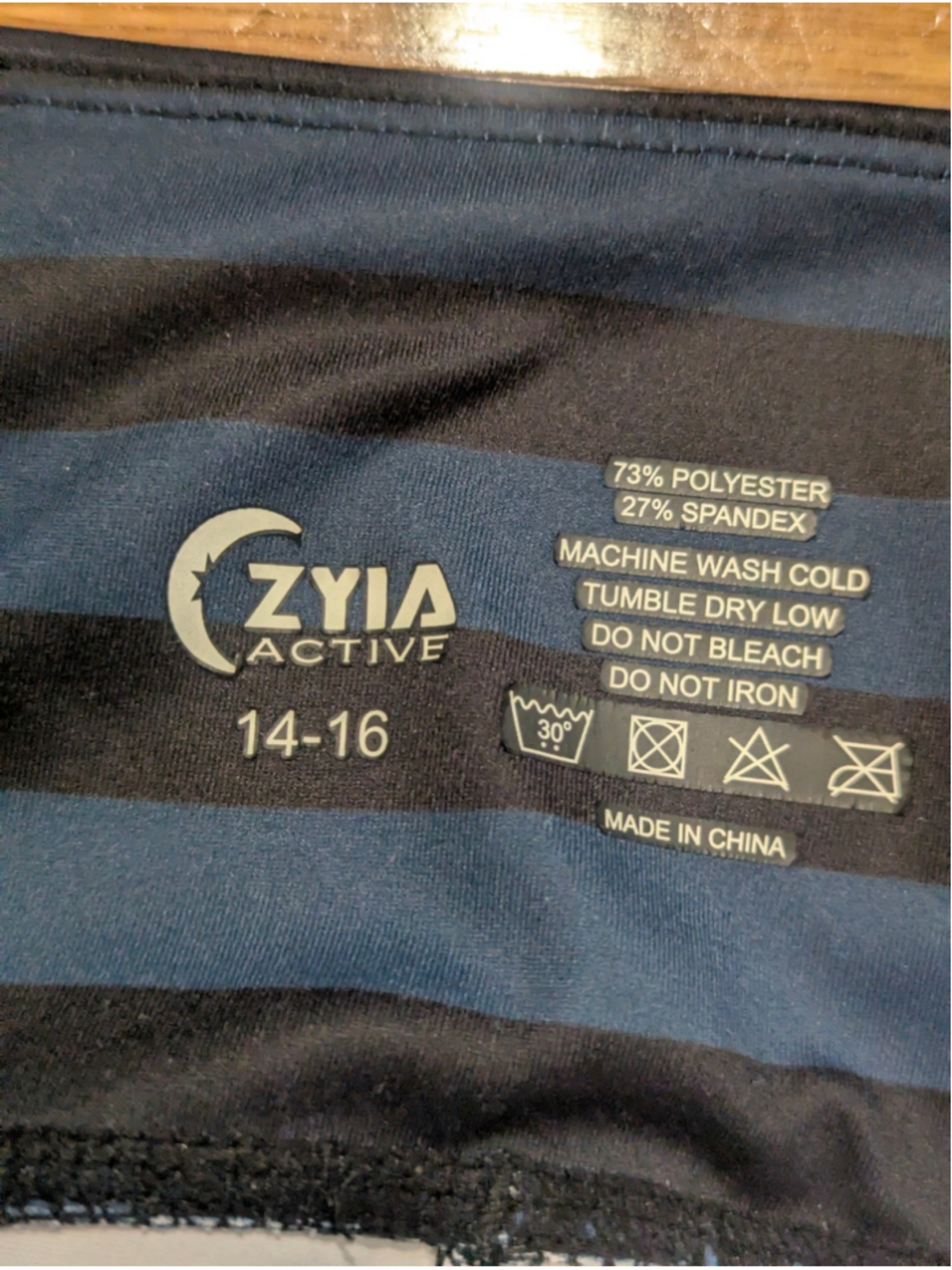 Zyia Active Blue Black Ombre Stripe Capri Leggings XL 14 16 - Picture 4 of 8